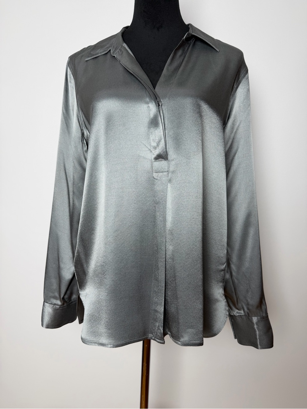 Rails Silver Satin Long-Sleeve Collar Blouse/Tunic Size S